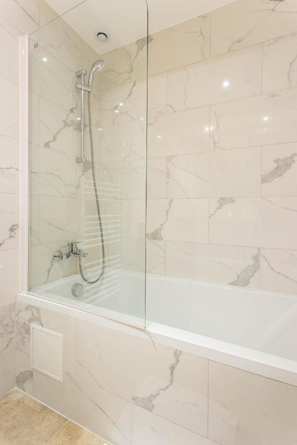 Luxurious Apartment - 4Br-12P - Bastille-Voltaire Paris Eksteriør billede
